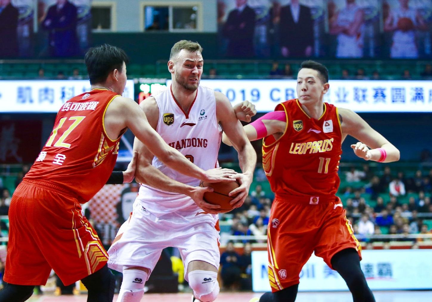 莎拉波娃露缝隙图片 莎拉波娃露缝隙图片